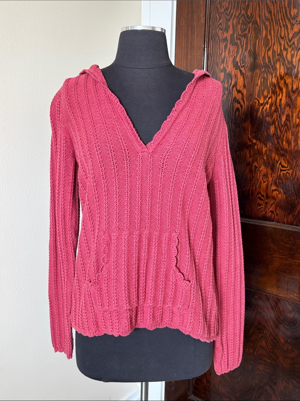 Women's Y2K Pink Red V-Neck Hooded Knit Sweater with Scalloped Details 💯 Cotton